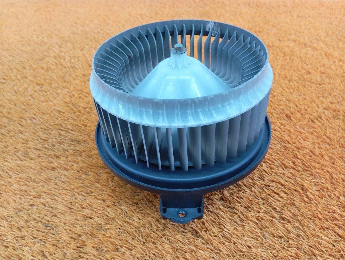 C15001074, 8022021100, 6600137390 Мотор печки Geely Coolray 2022 фото 1