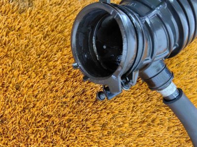 Патрубок воздушного фильтра