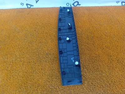 Накладка крышки багажника