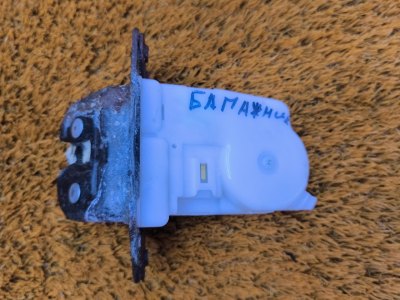 Замок багажника
