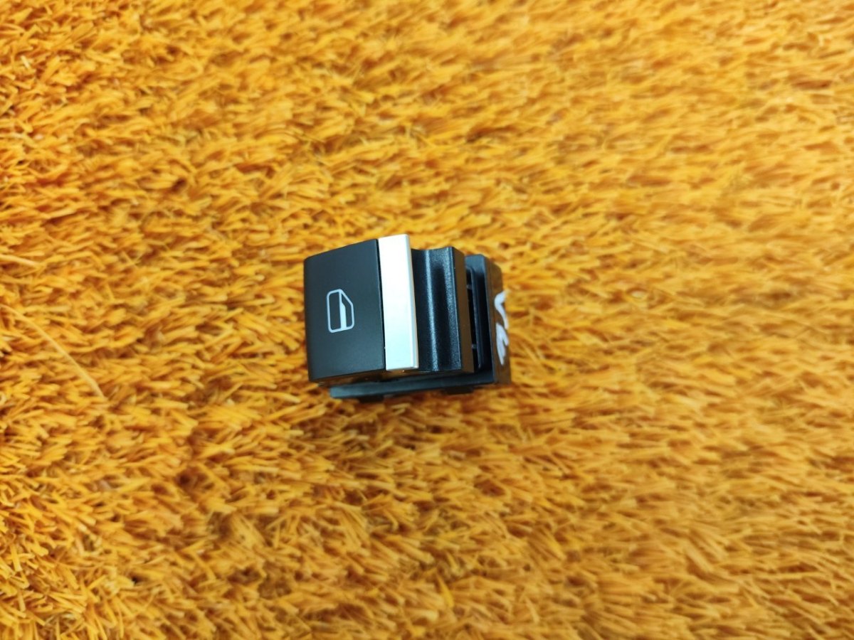 808000109AA Кнопка стеклоподъемника задняя левая Chery Tiggo 7 Pro Max 2023 фото 1