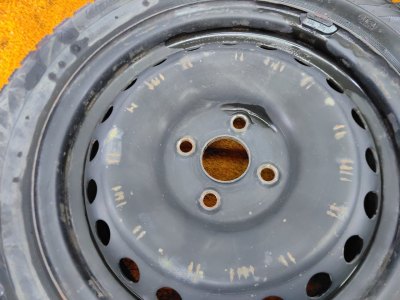 Колесо Kia Rio R15 4x100, Cordiant 185/65 R15, зимнее, липучка