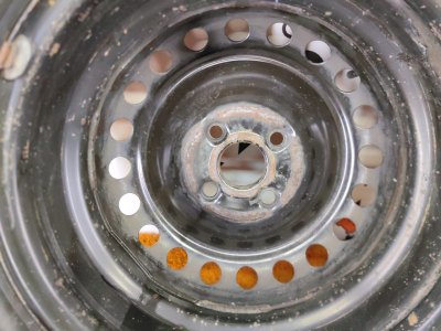 Колесо Kia Rio R15 4x100, Cordiant 185/65 R15, зимнее, липучка