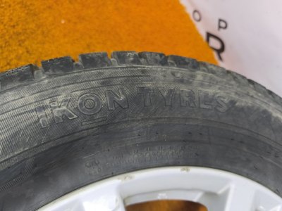 Колесо Nissan X-Trail R17 5x114.3, Ikon tyres 225/65 R17, зимнее, шипы