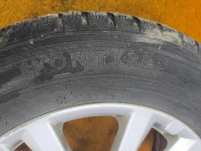 Колесо Nissan X-Trail R17 5x114.3, Ikon tyres 225/65 R17, зимнее, шипы