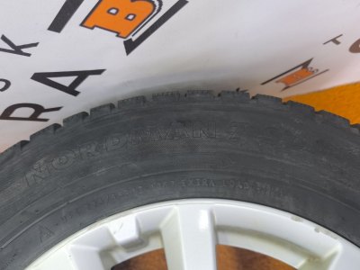 Колесо Nissan X-Trail R17 5x114.3, Ikon tyres 225/65 R17, зимнее, шипы