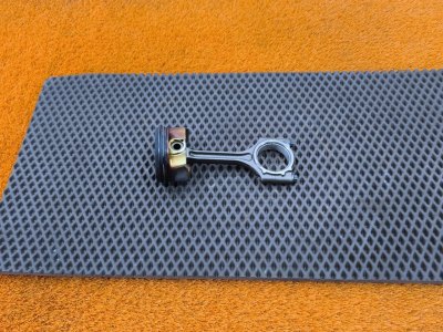 Поршень