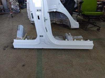 Порог с центральной стойкой