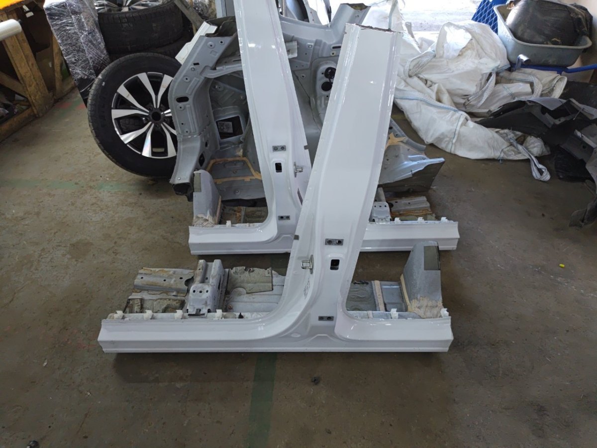 509001132AADYJ Порог с центральной стойкой левый Chery Tiggo 7 Pro Max 2023 фото 1