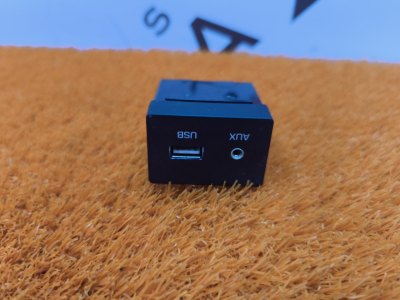 Разъем USB+AUX
