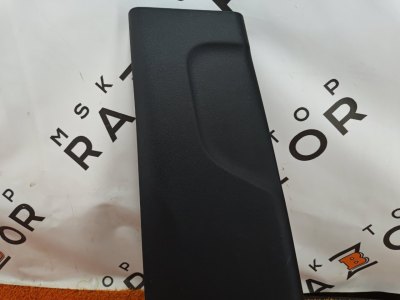 Обшивка центральной стойки