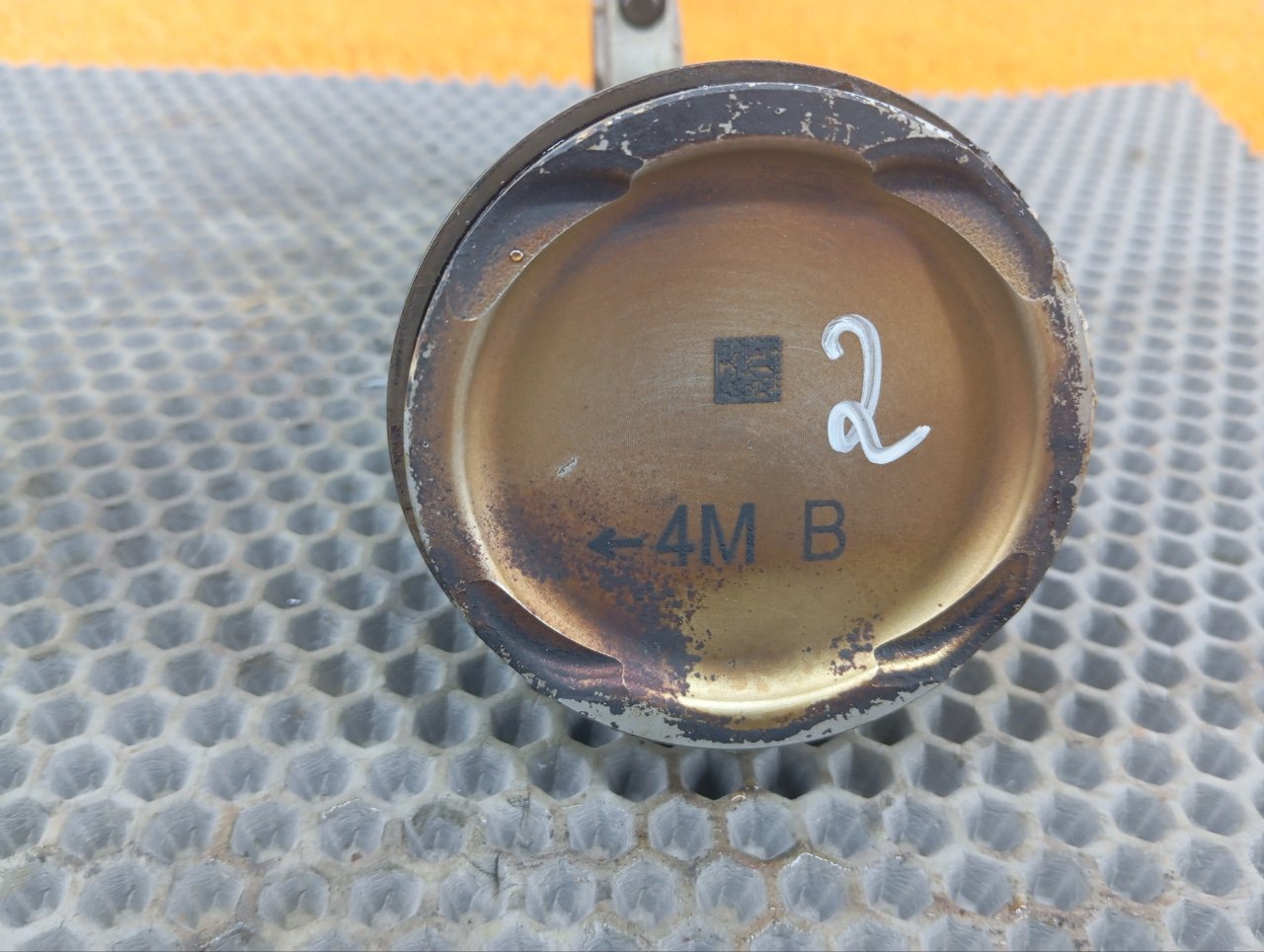 Поршень