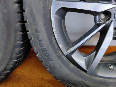 Колесо Geely Coolray R17 5x114.3, Viatti 215/60 R17, зимнее, липучка