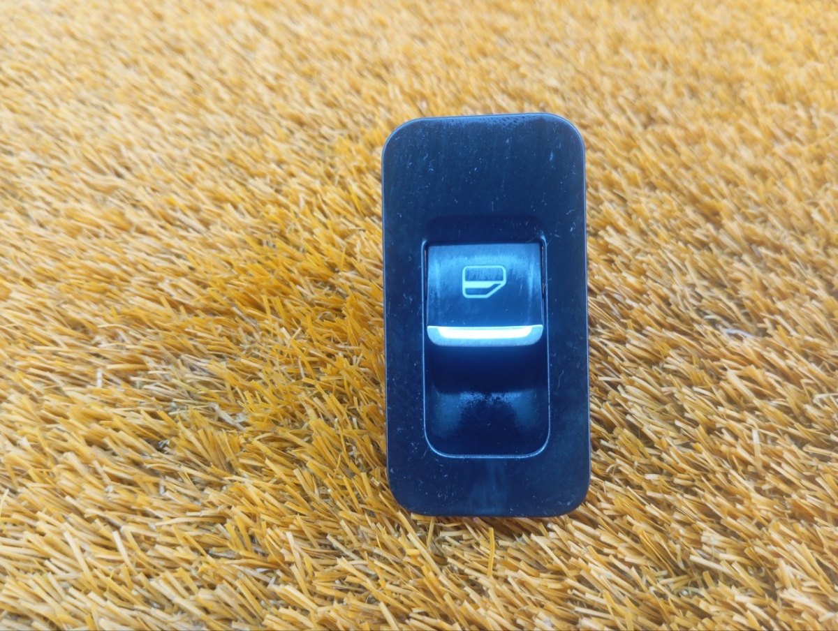 J603746050CB, J603746051CA, T153746150CA Кнопка стеклоподъемника задняя правая Omoda S5 2023 фото 1