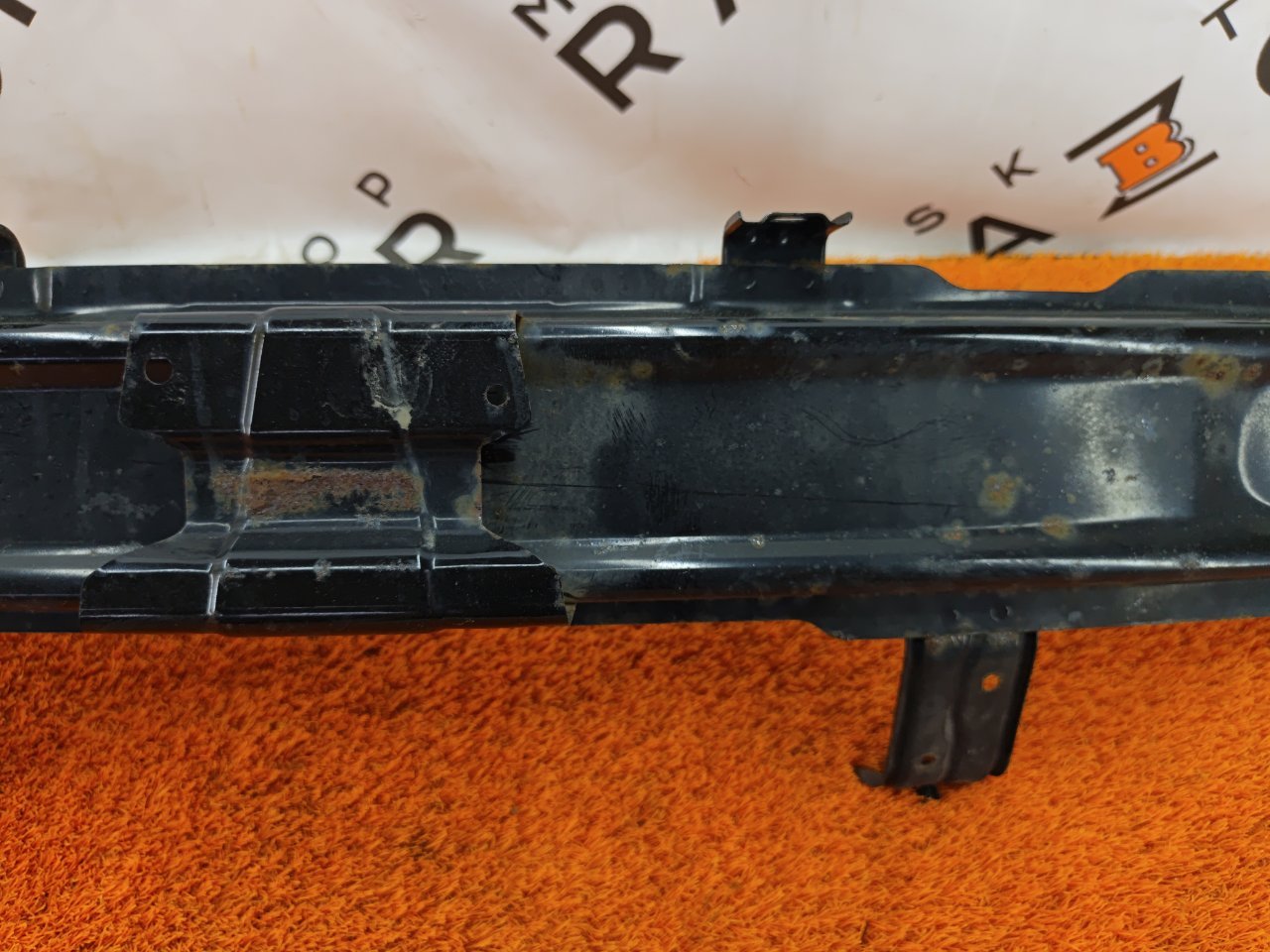 Усилитель бампера