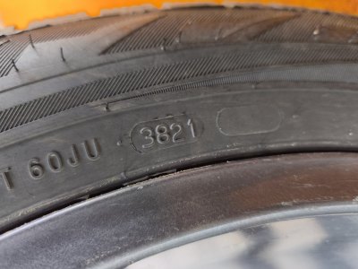 Колесо Geely Coolray R17 5x114.3, Nokian 215/60 R17, зимнее, липучка