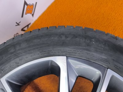 Колесо Geely Coolray R17 5x114.3, Nokian 215/60 R17, зимнее, липучка