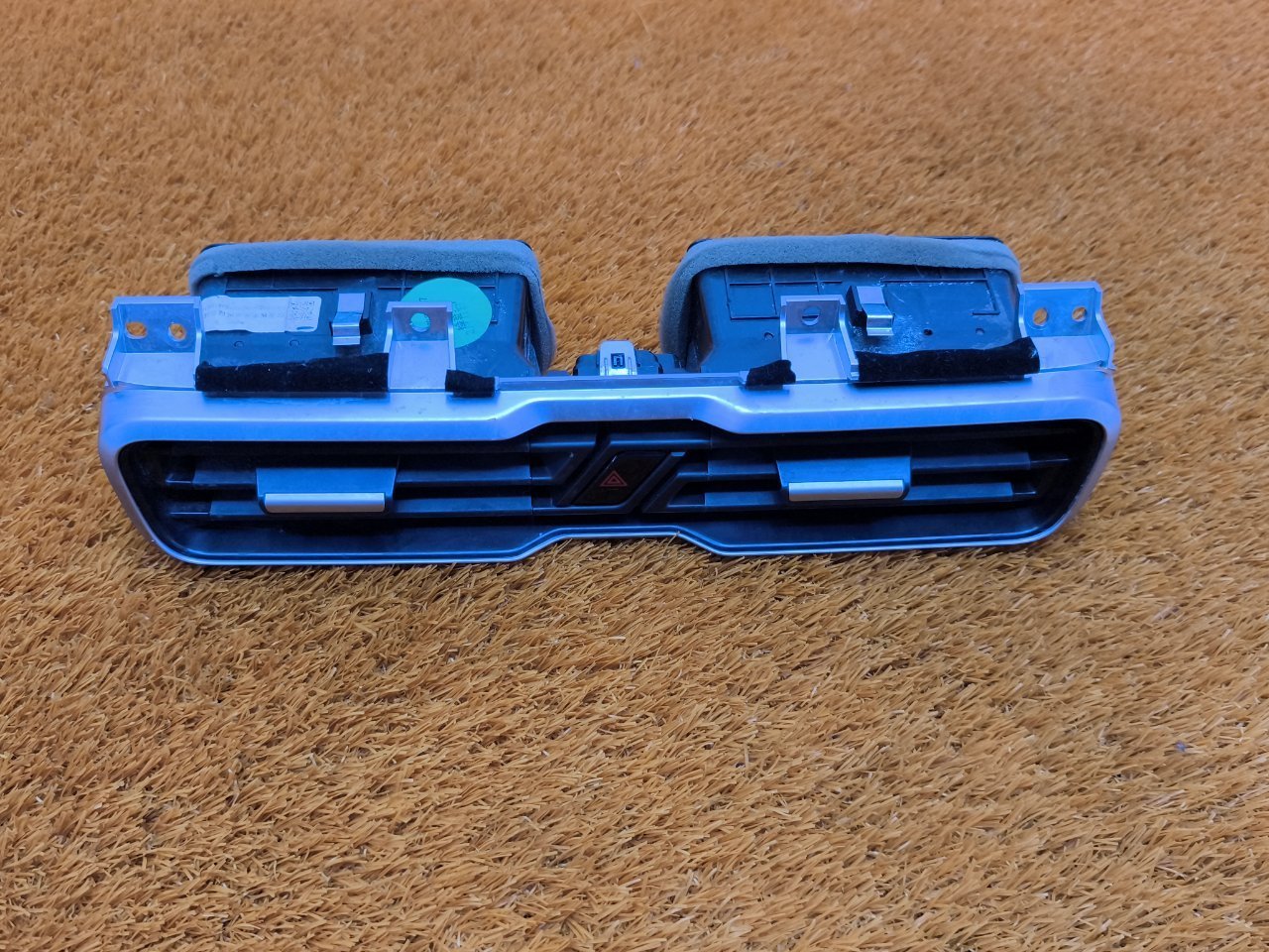 6600041452898, 6600041452 Дефлектор воздуховода Geely Coolray 2023 фото 2