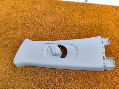 Обшивка центральной стойки