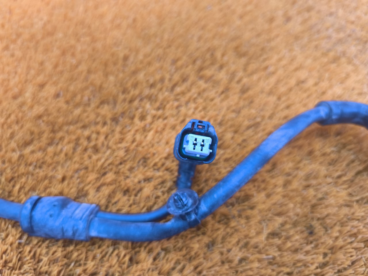 Проводка датчика ABS