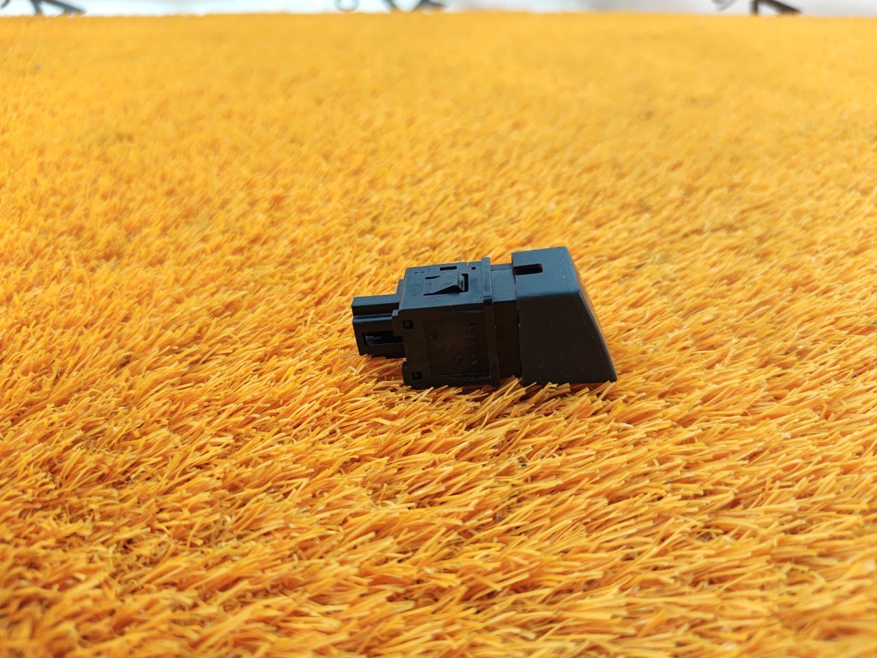 Кнопка аварийной сигнализации