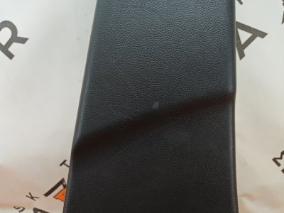 Обшивка центральной стойки