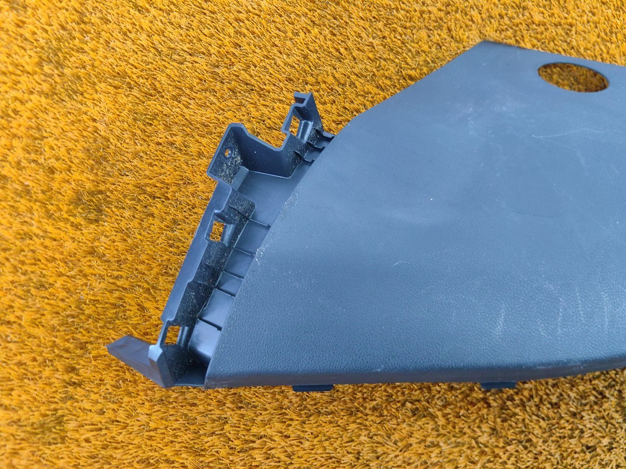 6600016573, 6600046103 Накладка на стойку кузова Geely Coolray 2023 фото 5