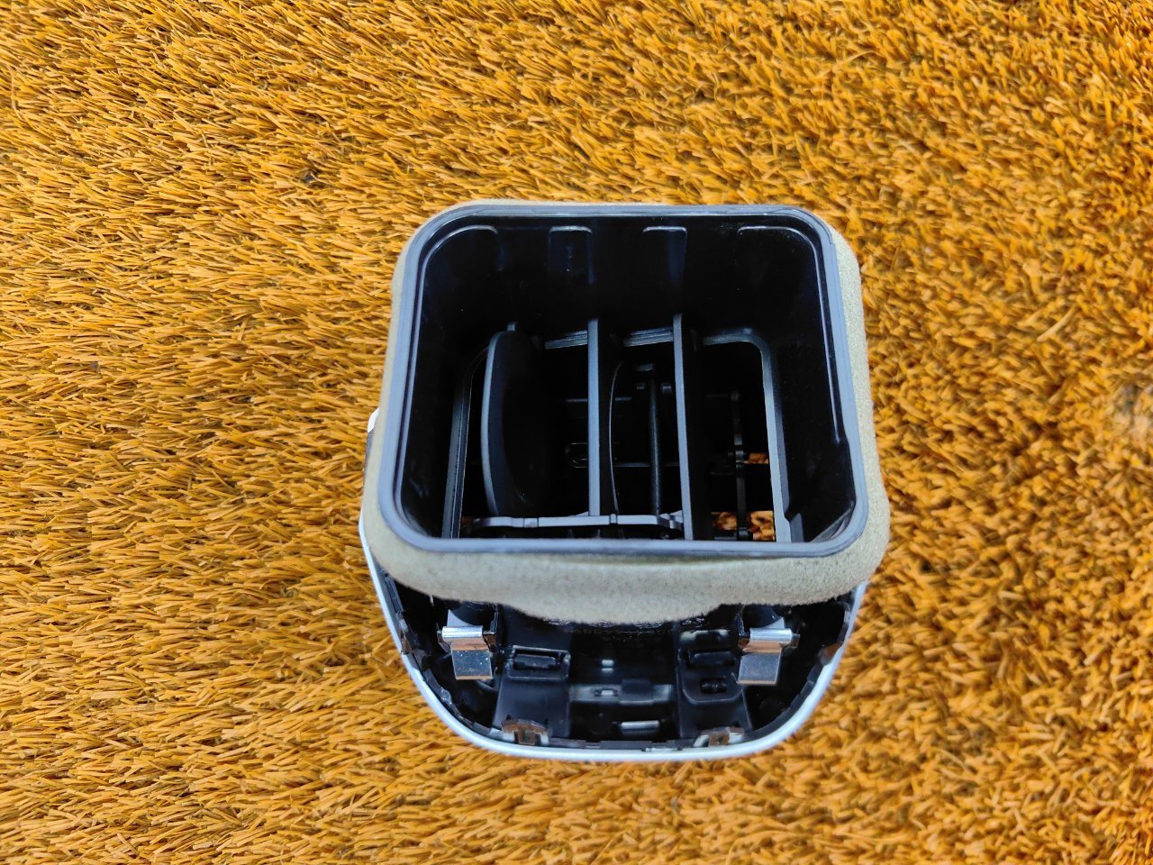 6600041448898, 660005882 Дефлектор воздуховода Geely Coolray 2023 фото 6