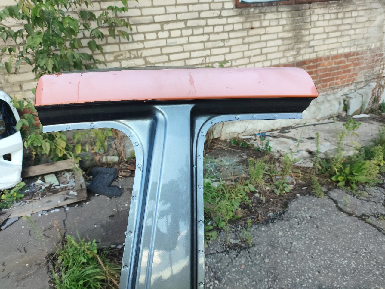 Порог с центральной стойкой