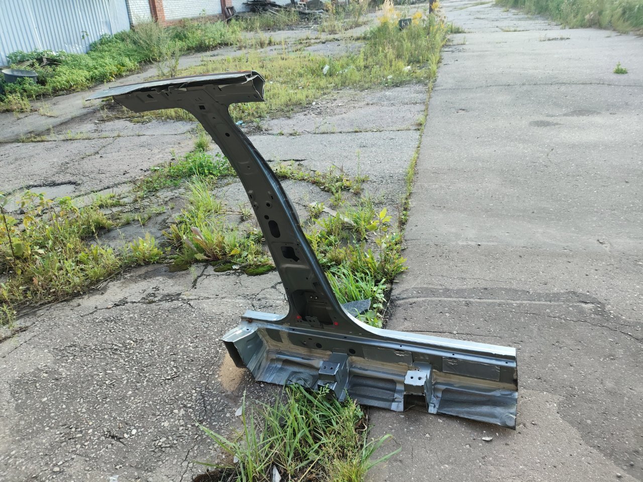 Порог с центральной стойкой