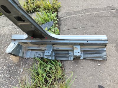 Порог с центральной стойкой