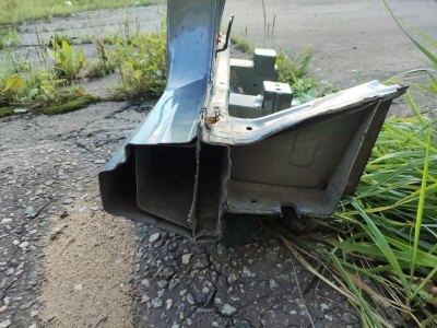 Порог с центральной стойкой