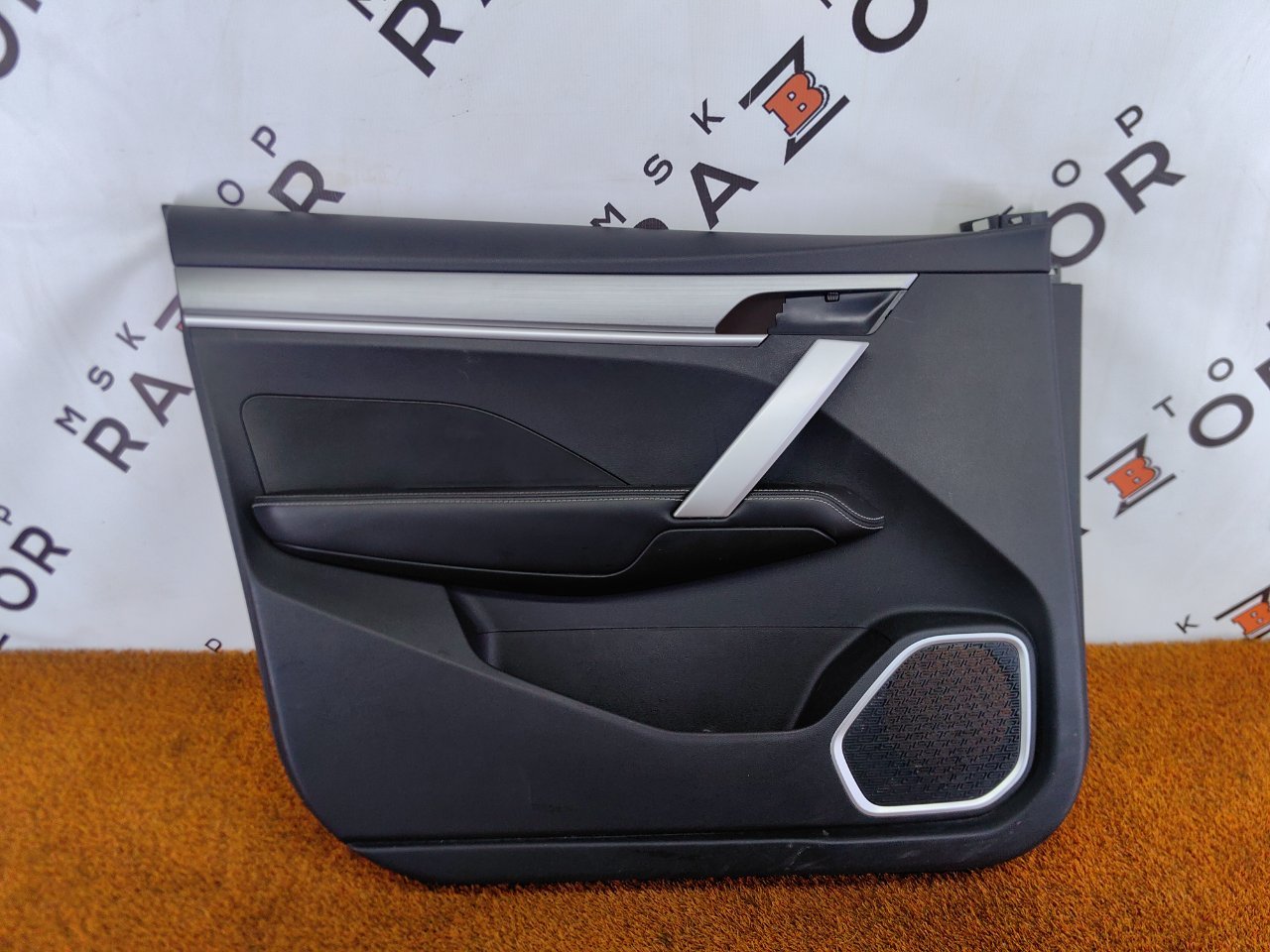 Обшивка двери
