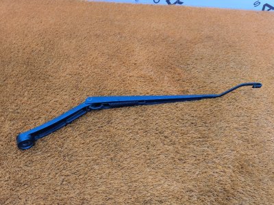 поводок стеклоочистителя