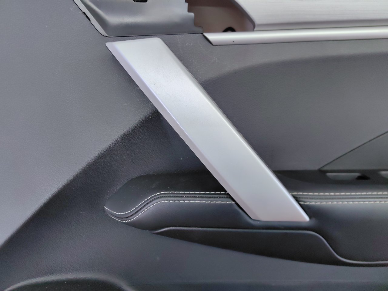 6600152183, 6600006049, 6600007874, 6600247910 Обшивка двери Geely Coolray 2023 фото 4