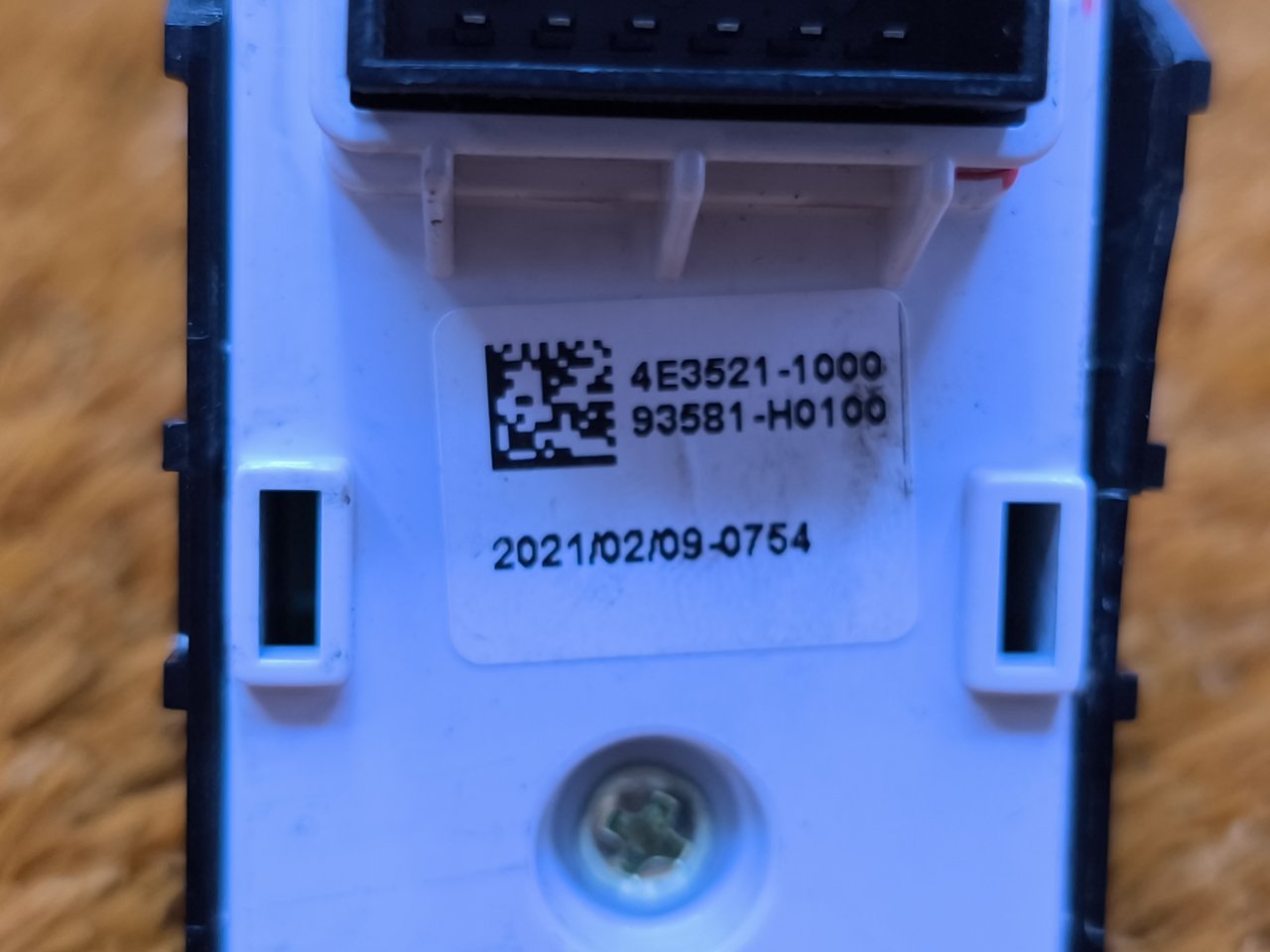 93581H0100 Кнопка стеклоподъемника Kia Rio X-Line 2021 фото 10