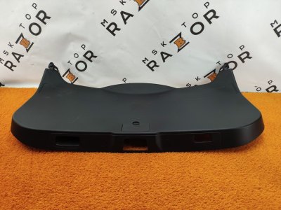 Обшивка крышки багажника