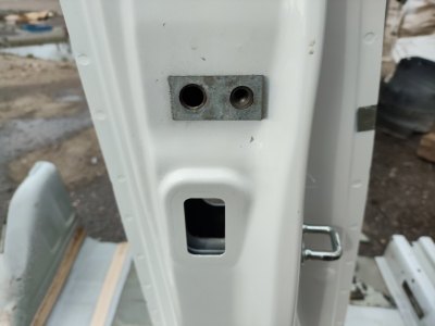 Порог с центральной стойкой