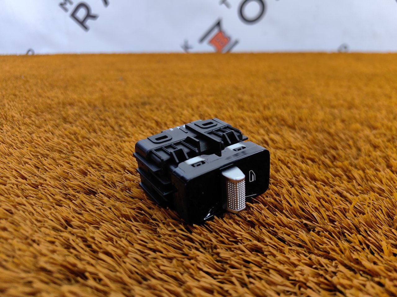 8892892618 Кнопка стеклоподъемника Geely Atlas 2024 фото 9