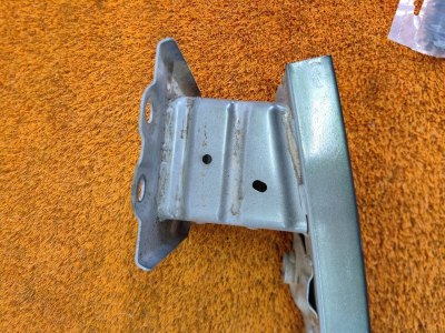 Усилитель бампера