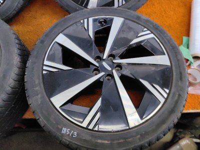 Колесо Geely Atlas R20 5x108, DoubleStar 245/45 R20, зимнее, липучка