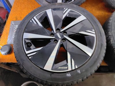 Колесо Geely Atlas R20 5x108, DoubleStar 245/45 R20, зимнее, липучка