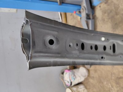 Порог с центральной стойкой