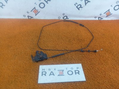 Замок капота