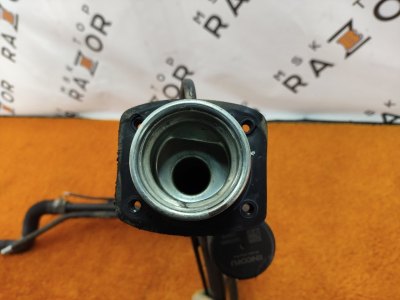 Горловина топливного бака