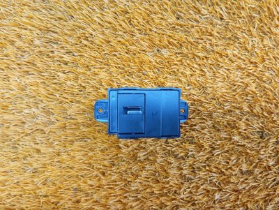 Кнопка стеклоподъемника