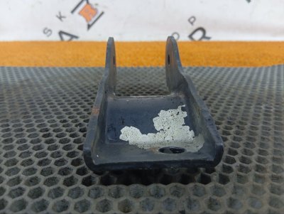 Кронштейн опоры двигателя