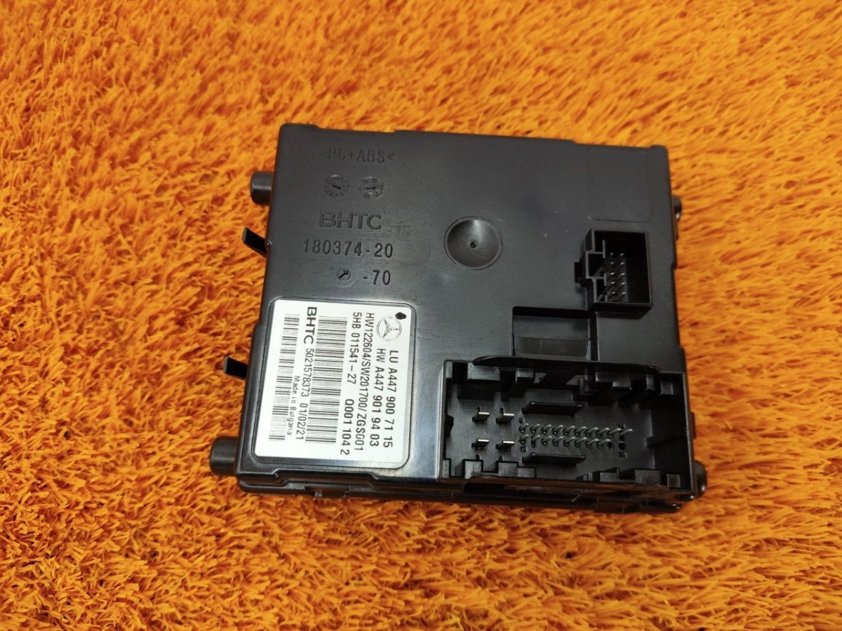 A4479007115, A4479019403 Блок управления климат-контролем Mercedes-Benz V-Class 2021 фото 1