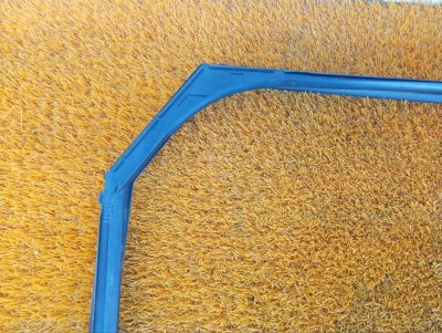Уплотнитель стекла двери