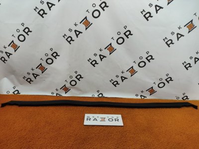 Уплотнитель капота